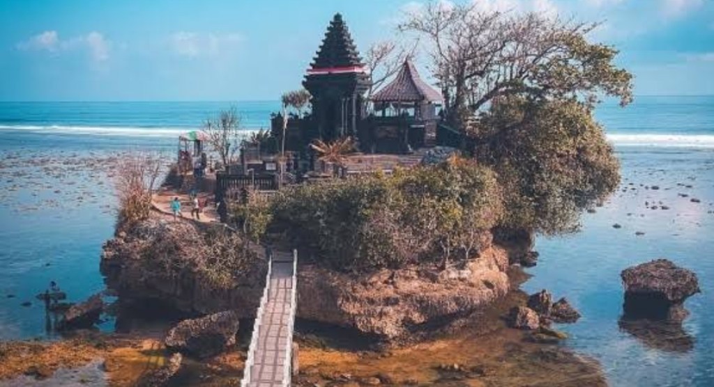 Pantai Balekambang